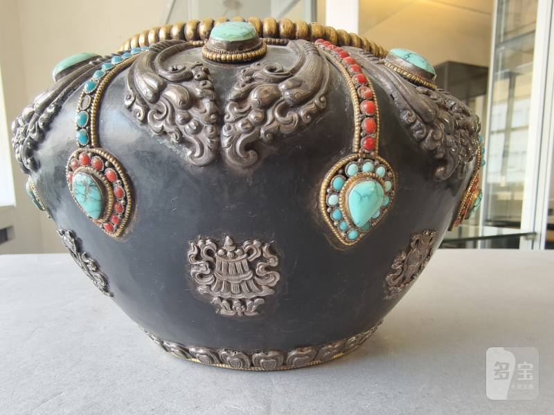 A PARCEL-GILT SILVER AND SEMI-PRECIOUS STONE INLAID METAL BOWL - 图13